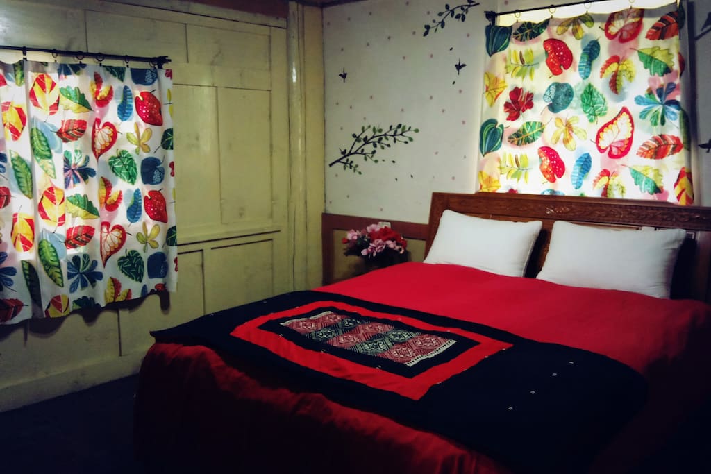 All Wood-Mud Traditional Arichitechtural structure makes the bedrooms warm in the winter and cool in the summer. The tranquility of the hill, along with the comfortable modern beddings and quilts, create wonderful sleep...