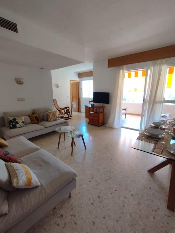 Piso En Urbanización Con Piscina Al Lado De Playa. - Dénia