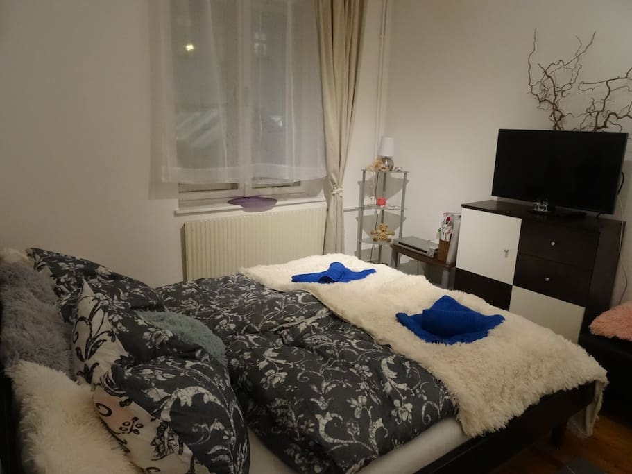 dein Zimmer - your room - tu habitación
