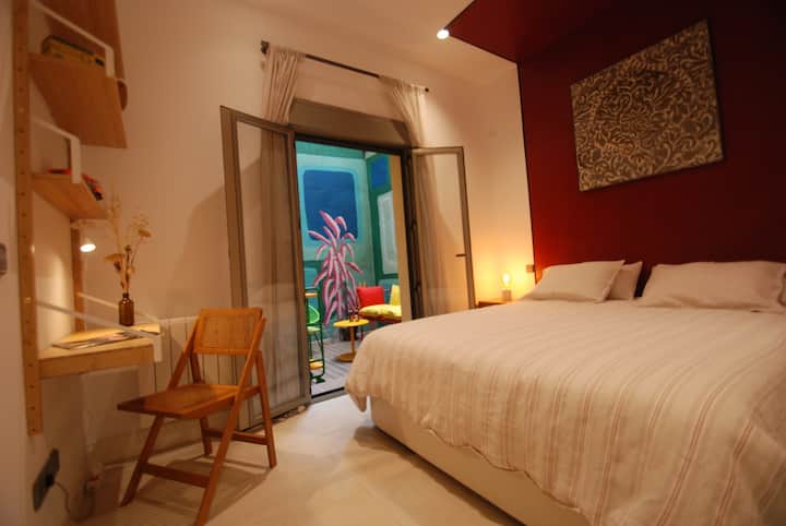 Apartment With Private  Patio .Long Term Available - Madrid