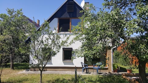 Top Airbnb: Cozy cottage next to horse farms + swimming lakes in Barnim