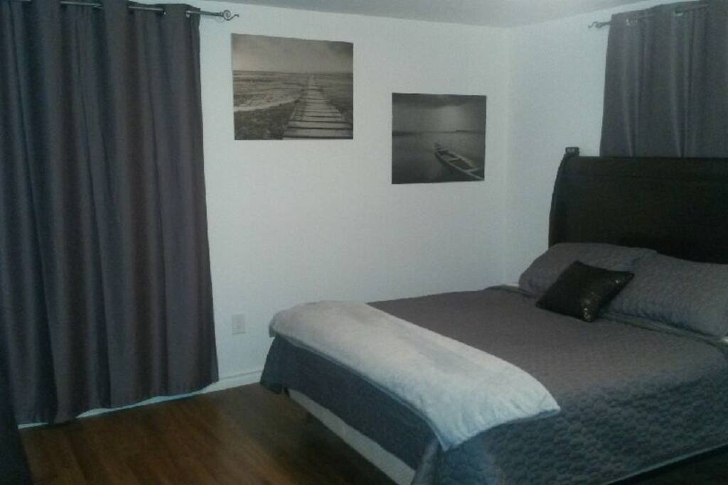 Queen size bed, pillowtop mattress