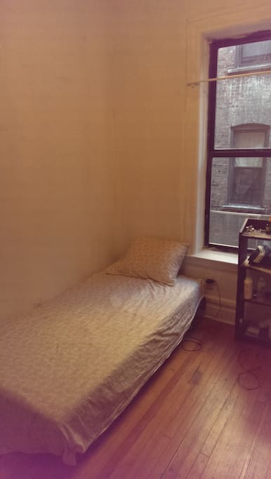 Twin size bed