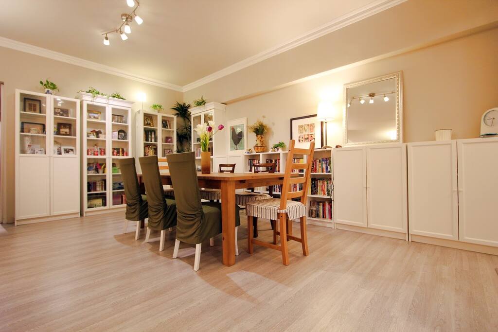 dining room 餐廳