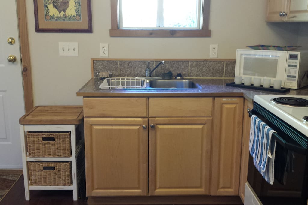 Full kitchen