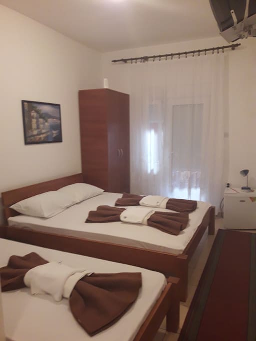 3 bed room