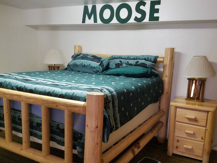 moose king size bed