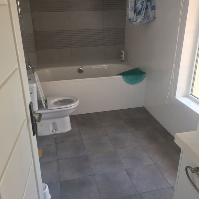 Ensuite bathroom upstairs (only available, if I'm not there = rental of full apartment)