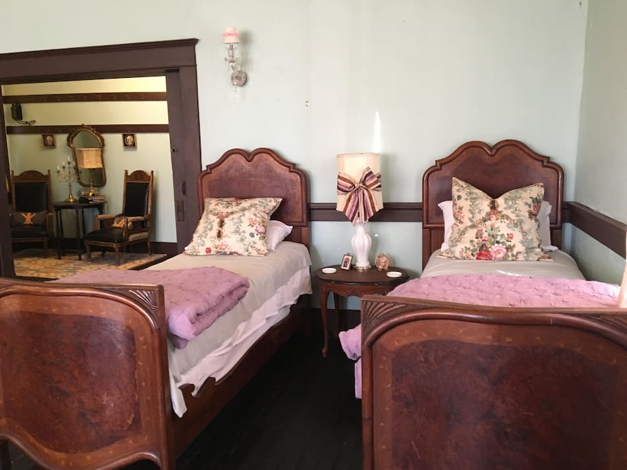 The Adeline Room - Twin Beds
