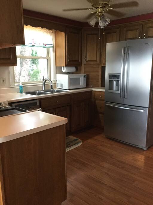 Fully furnished kitchen. Coffee pot, toaster and crock pot also included.