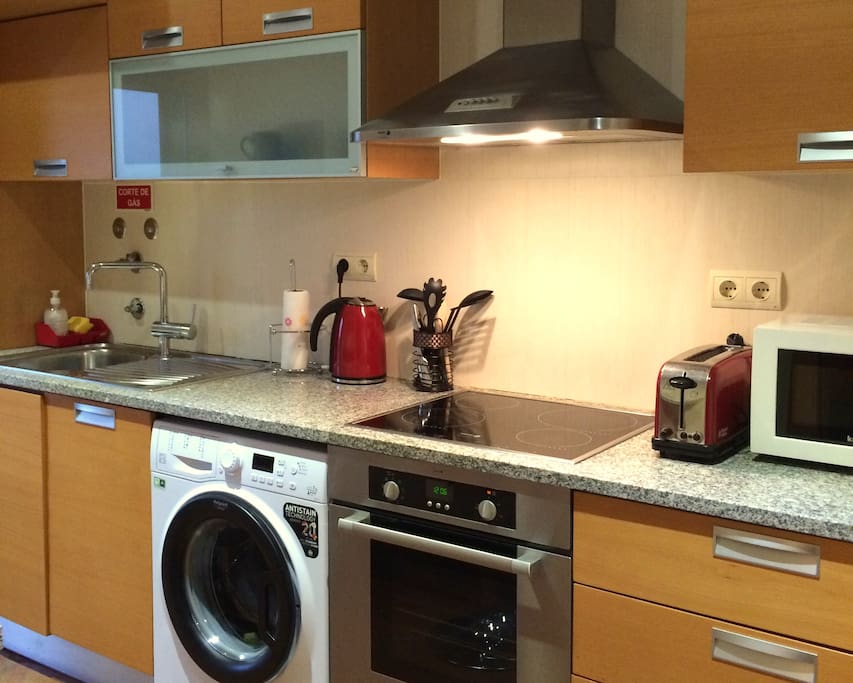 fully fitted kitchen