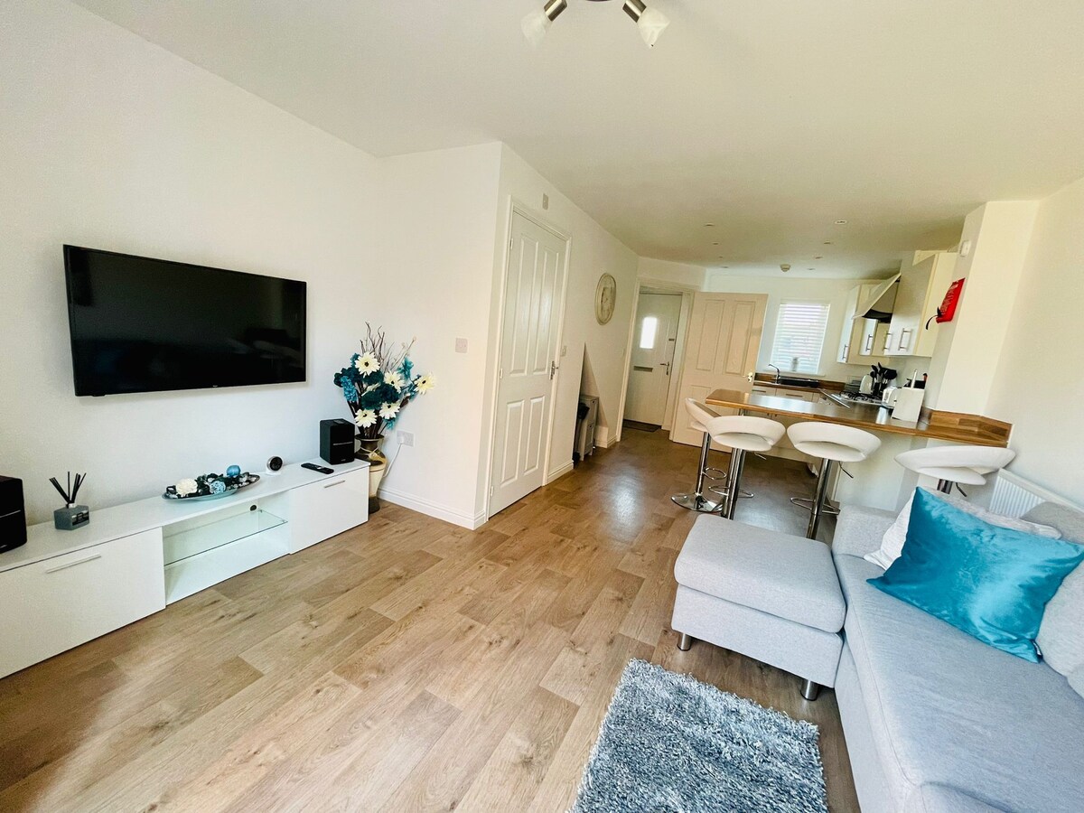 Modern 2 Bedroom House (6CC) Houses for Rent in Bridgend County