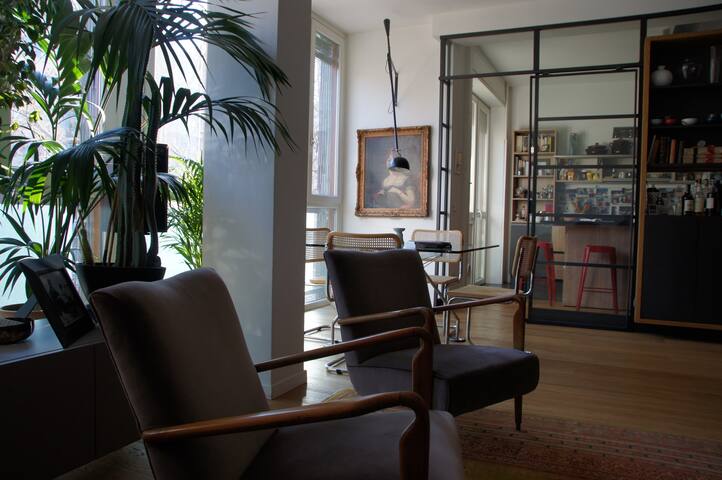 Stunning New Renovated Luxury Apt, 4 BR gallery image 2