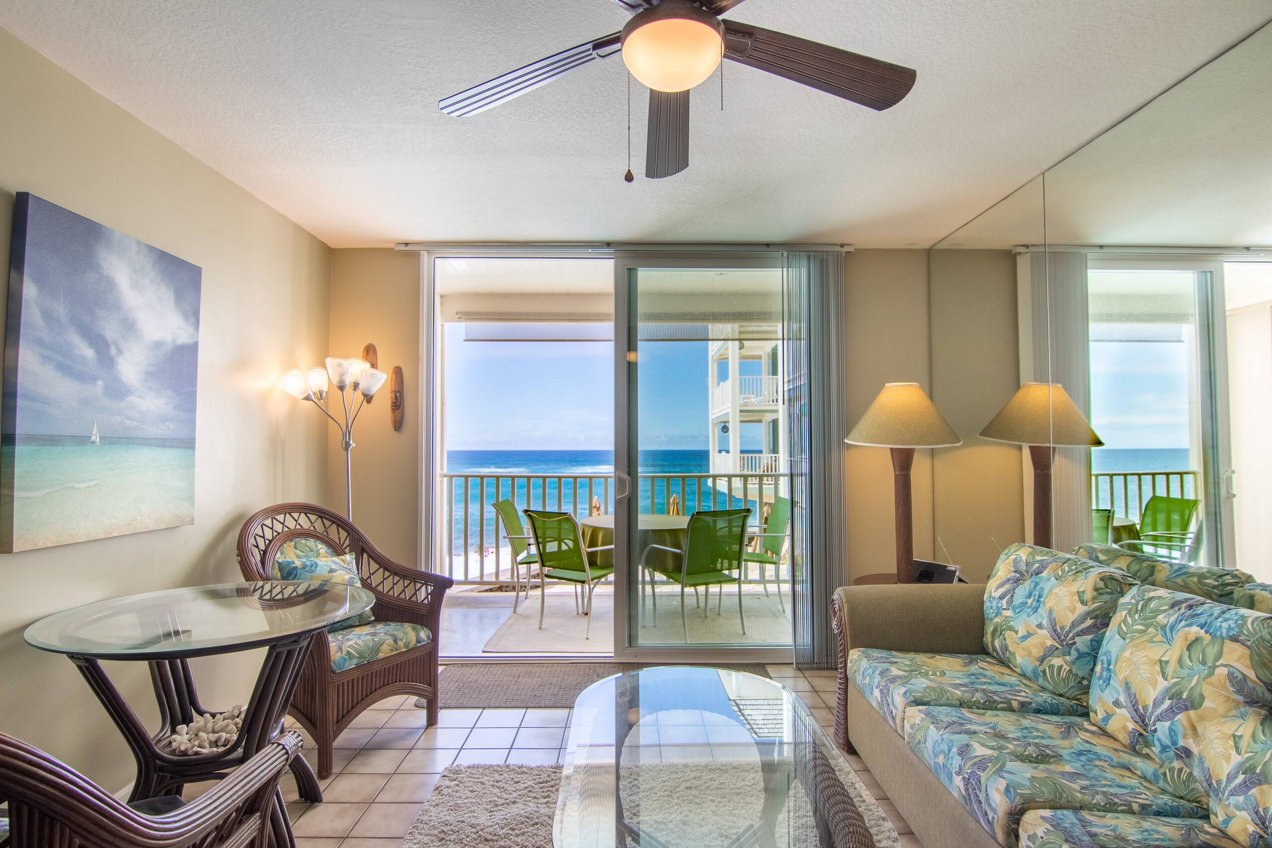 Condo in Kailua-Kona · ★4.47 · 1 bedroom · 2 beds · 1 private bath - Image 4