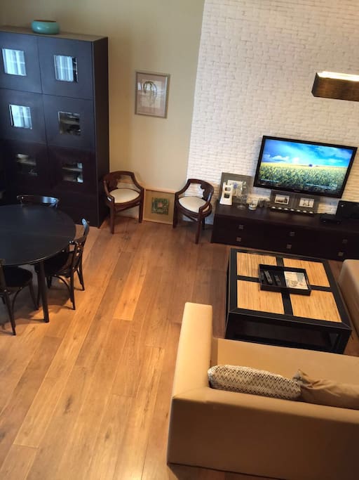 Living Room & Dinning Area