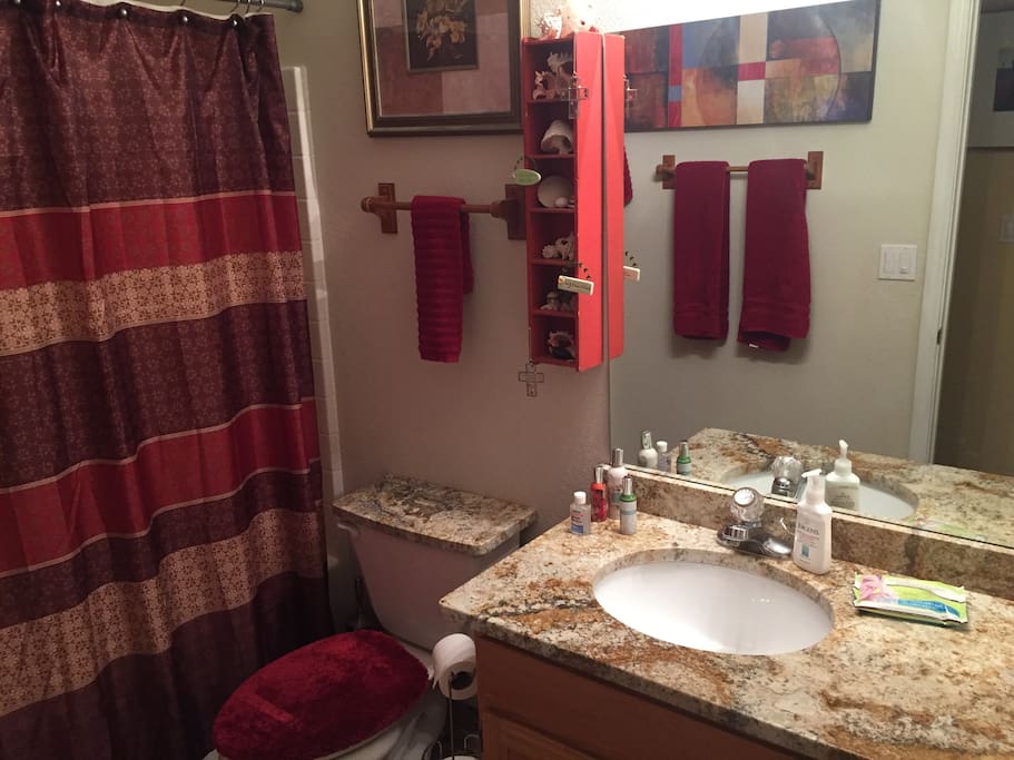 Full size guest bathroom shared with other guest if the West room is occupied.
