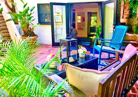 NEW 5-STAR PRIVATE HOLLYWOOD HILLS OASIS+DECK/VIEW