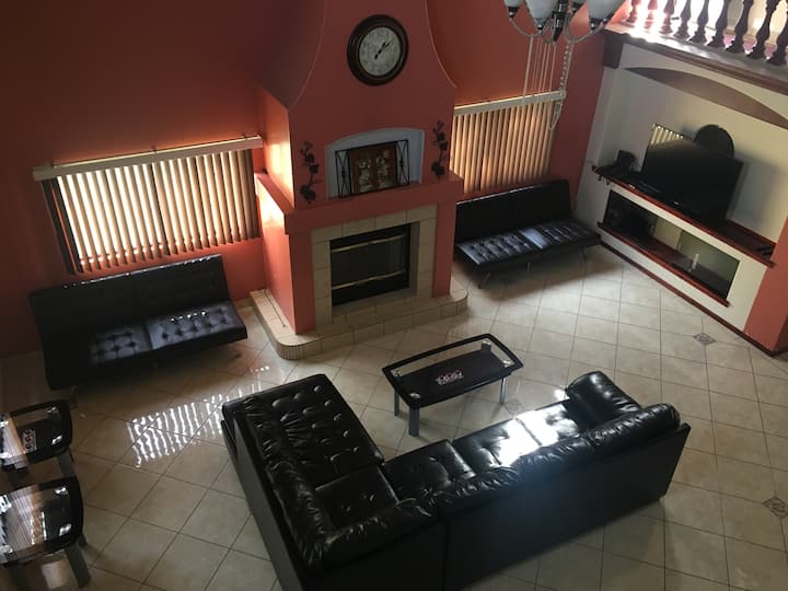 Sala de estar principal (acceso a Netflix:))