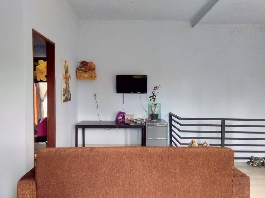 Living room lantai atas