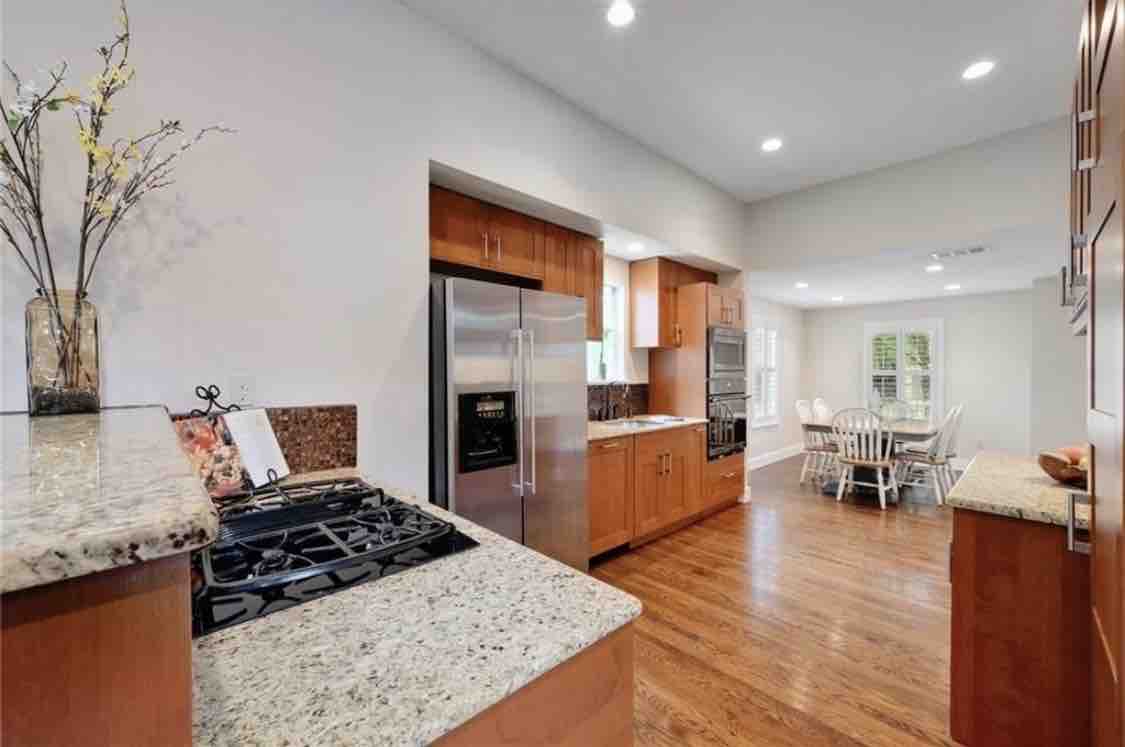 Modern quiet bedroom&bath mins Downtown&Domain