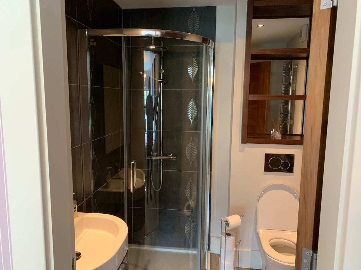 جناح داخلي في غرفة النوم الرئيسية