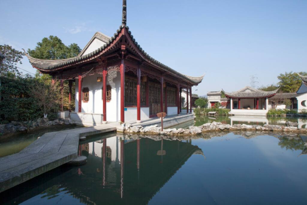 江南园林“兰风山隐”,为一处有缘之人皆可小住、清修的所在。