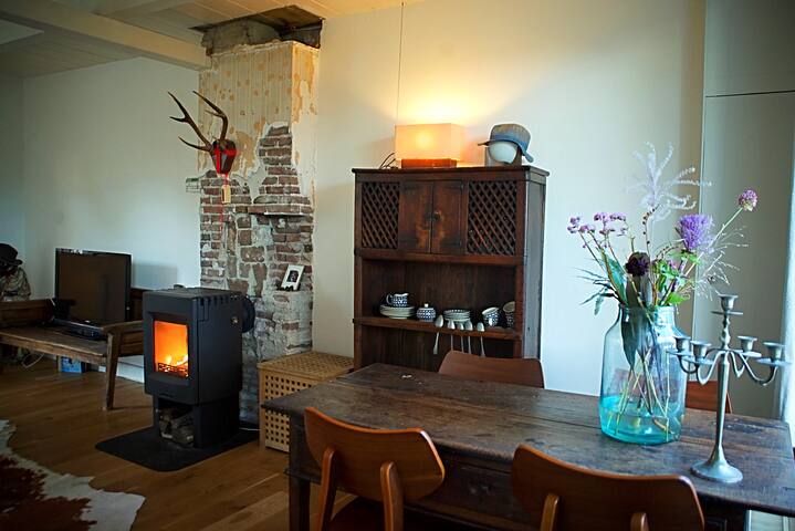 A beautiful 4 bedrooms family house with a garden gallery image 2