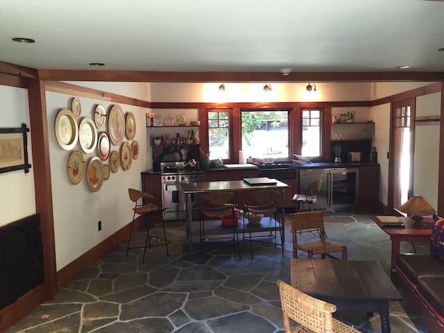 Very Private 2 Bedroom Guest House