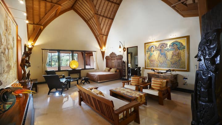 eneo la kawaida/ sebule ghorofani na kitanda cha ukubwa wa ziada cha aina ya king