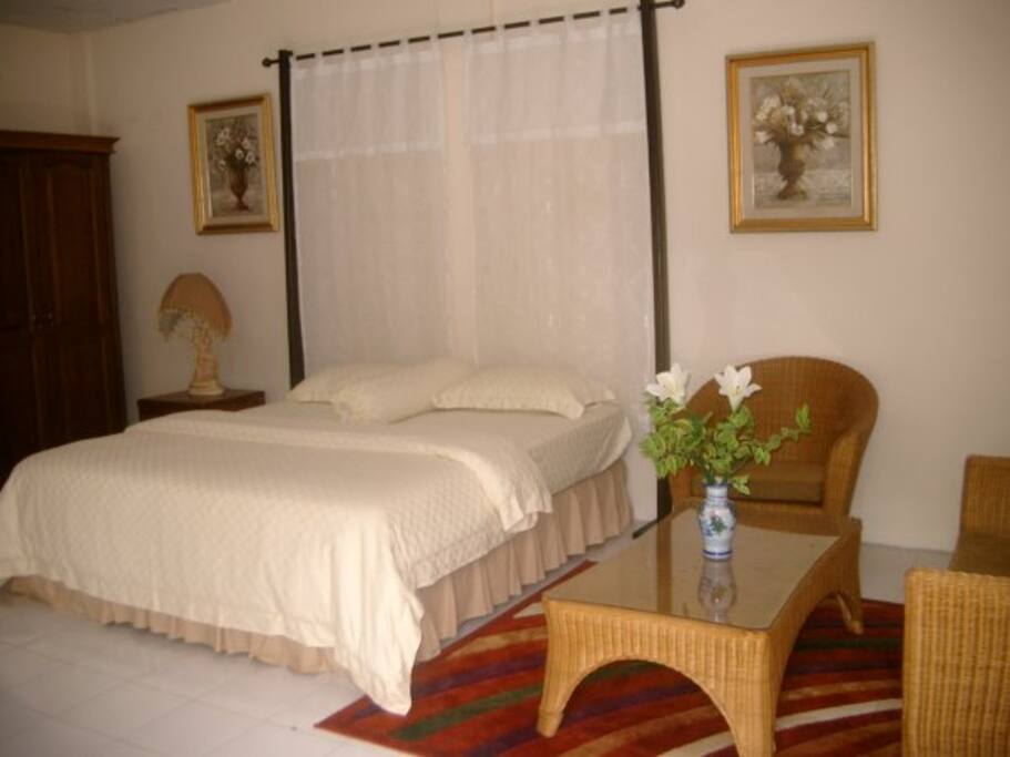 DELUXE
Floor 2
IDR : 350.000