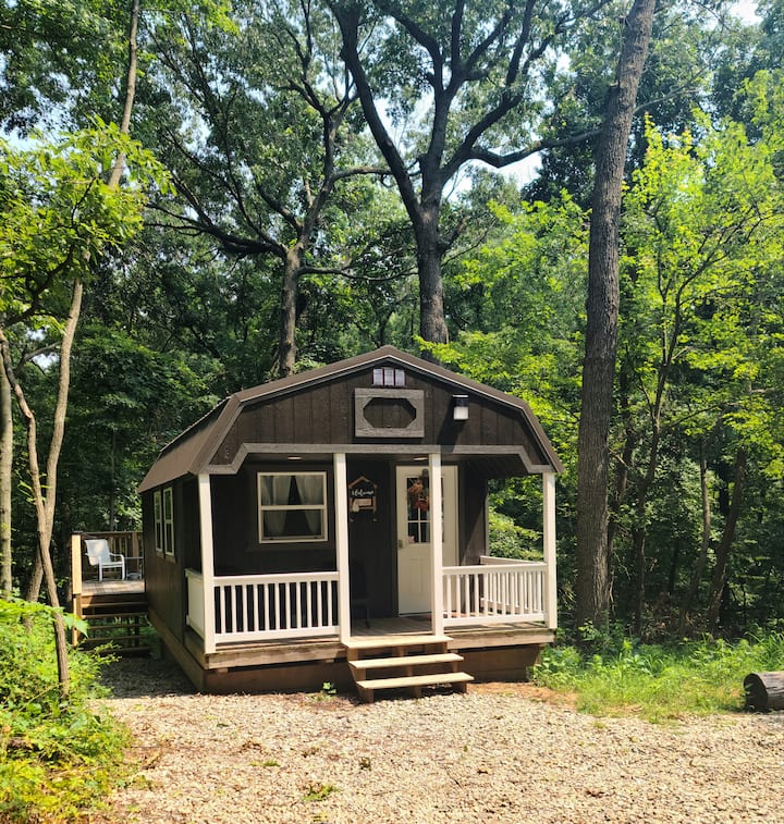 Cozy Cabin at Coppertop Barn Cabins for Rent in Grovertown, Indiana