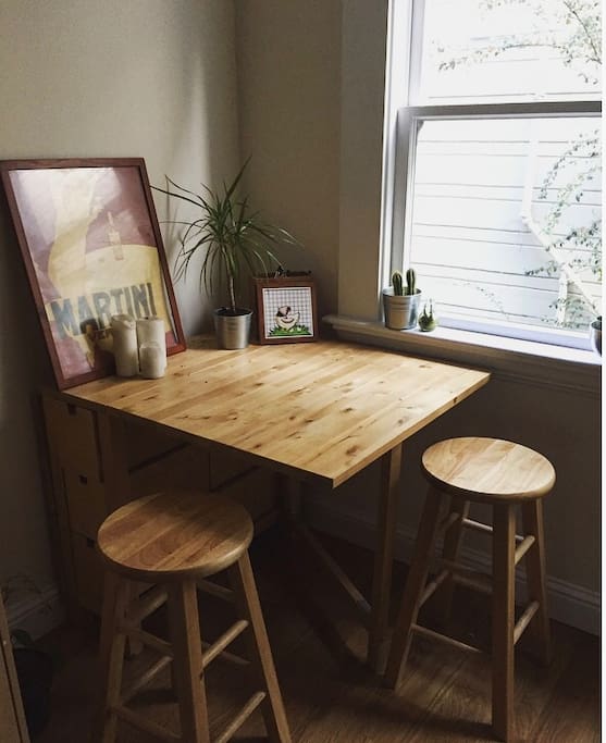 Kitchen eating area