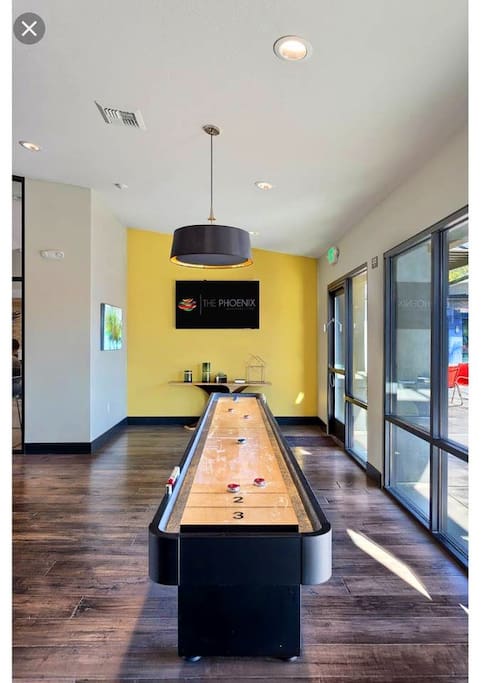 Shuffle board (Club House)