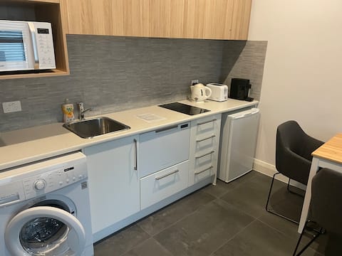 Top performing Airbnb: Best location near café and River Walks in South Australia