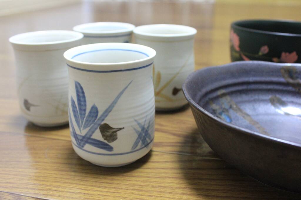 You can use Japanese glasses or dishes.