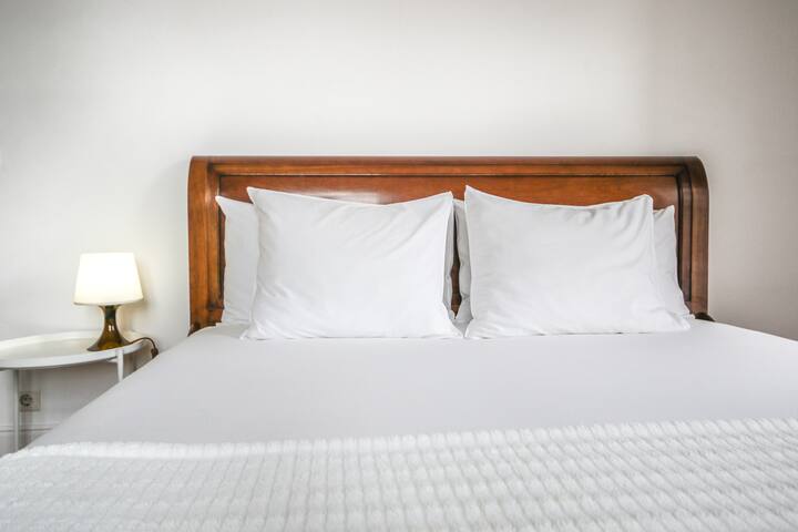 Charming Apartment City Center gallery image 4