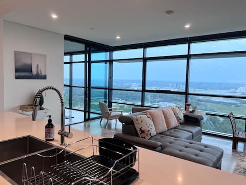 High level Fabulous view 4Beds APT in Olympic Park