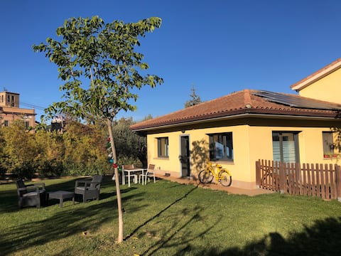 Independent suite with kitchen and garden