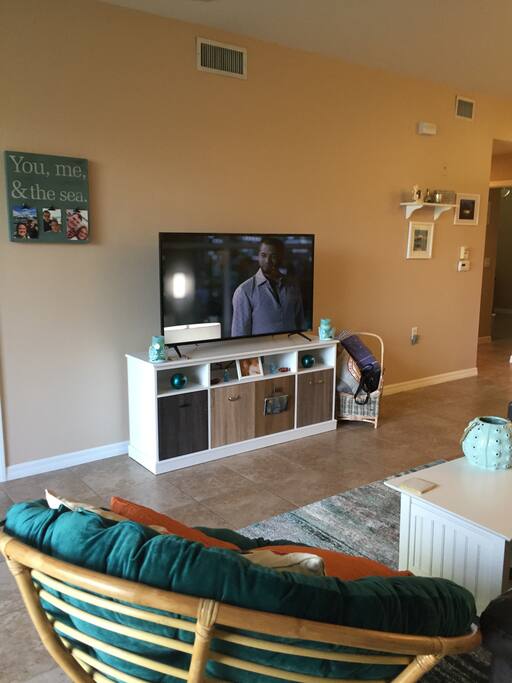 New flat screen tv -DVR, Wifi, Netflix and Full Cable