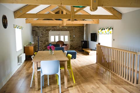 Beautiful Grade 2 Listed conversion - South Barn