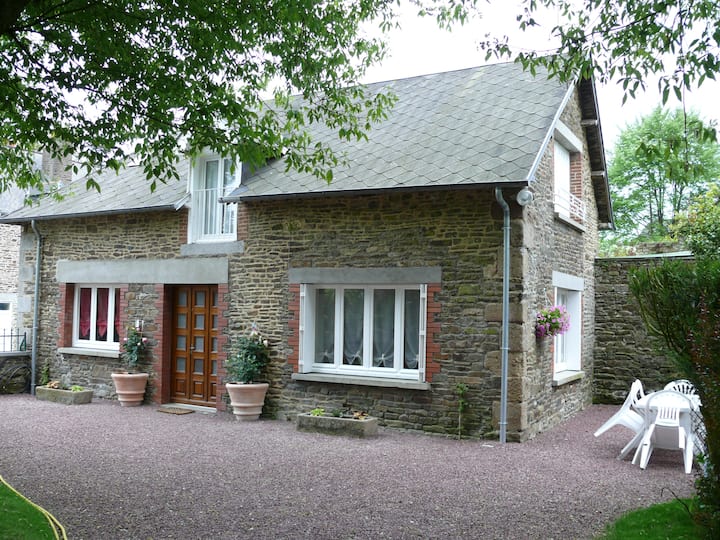 Maison de Bourg near MontStMichel Houses for Rent in SaintJames