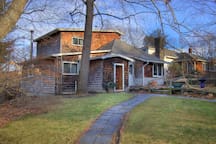 Columbia County Getaway - Raspberry Ridge Cottage