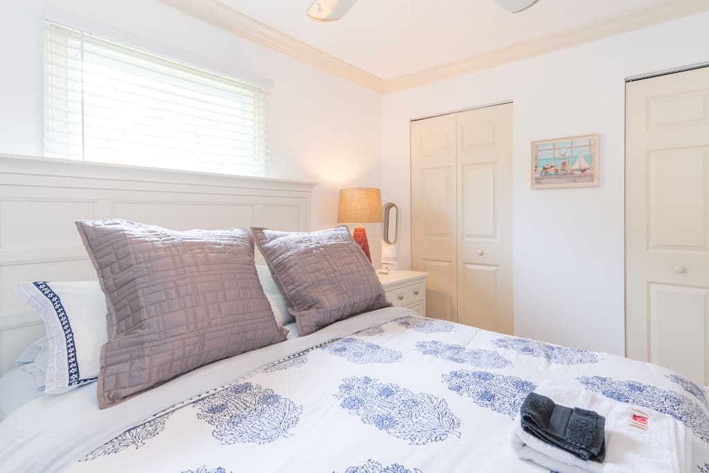 New NEST Bed mattress model Alexander Signature with NEST pillows, super comfy!