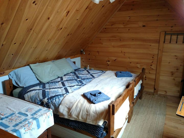 ห้องนอนแบบลอฟท์สามารถเปลี่ยนจากเตียงคู่ 2 เตียงเป็นเตียงคิงไซส์