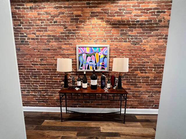 Downtown Penthouse | Broadway | Printer’s Alley gallery image 4