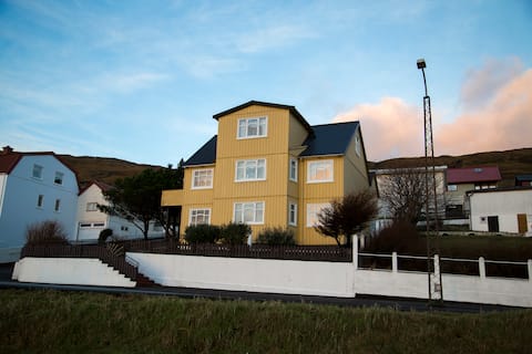 Ocean front, great view and balcony