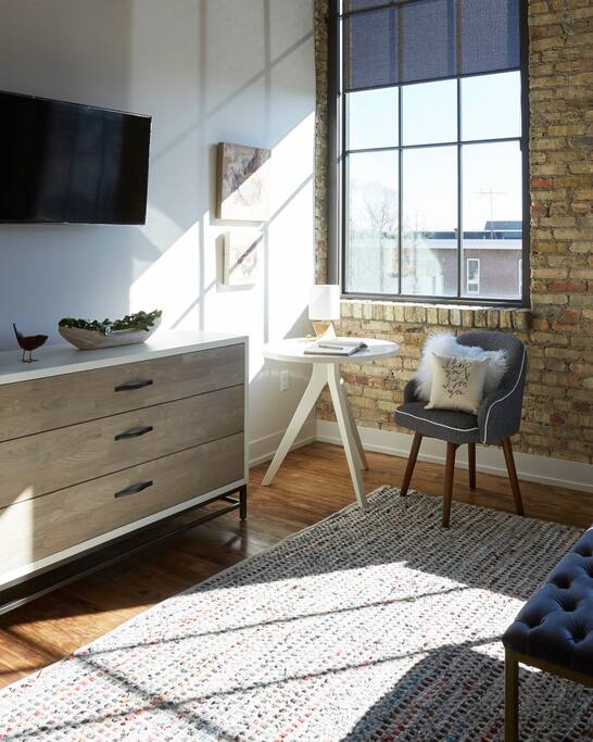 Sitting area KInn Suite #4