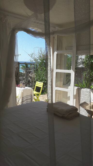 Wake up to sunny seaview
