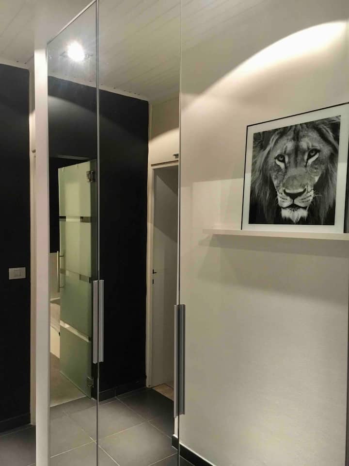 Room in a quiet residential area