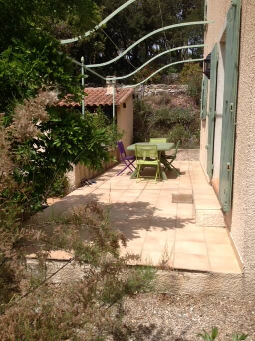 belle terrasse ensoleillée